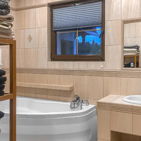 Pet Friendly In With View